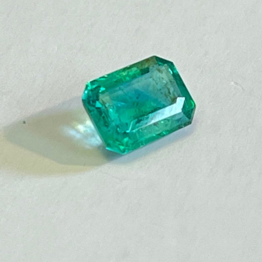 Intense Natural Beryl Emerald 1.40 carats! - Picture 9 of 10